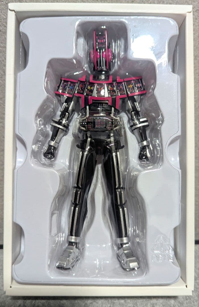 S.H.Figuarts 仮面ライダーディケイド コンプリートフォーム 真骨彫