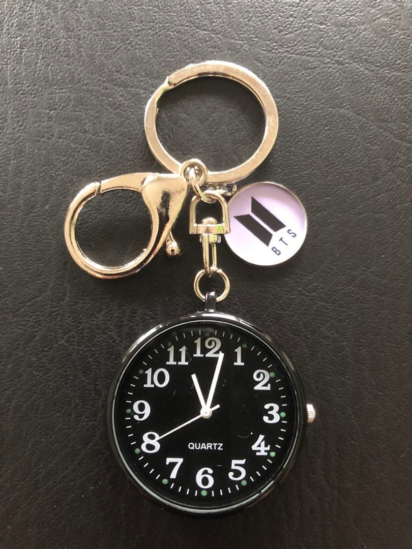 BTS 時計キーホルダー　テテ&グク　TAEKOOK ブラックカラー