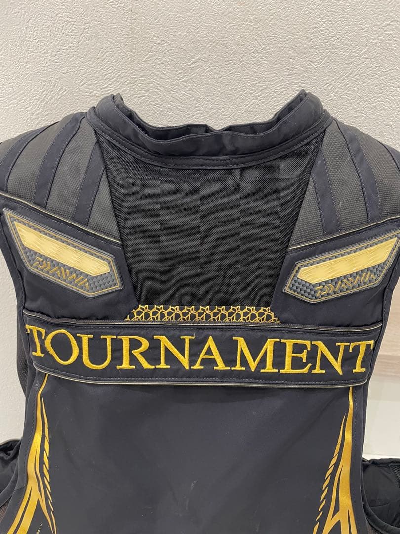 ダイワ　トーナメント　ライフジャケット Mサイズ