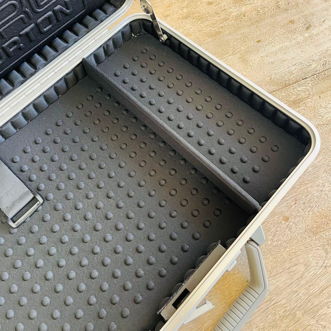 ZERO セキュリティケース 9430 シルバー