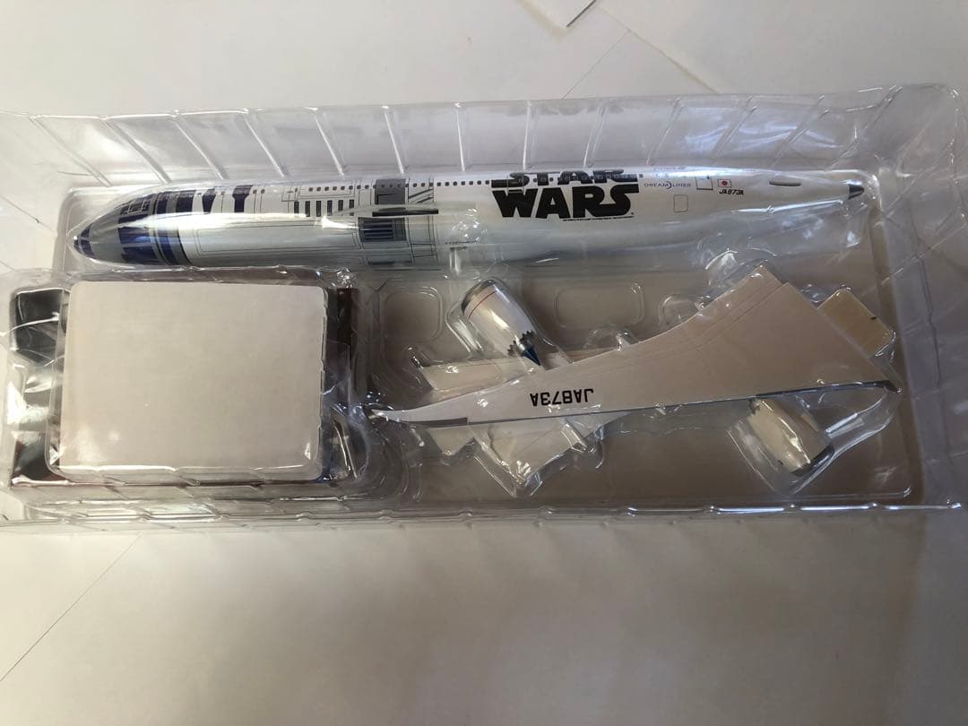 全日空商事　1/200 ANA B787-9 スターウォーズジェット特別塗装機