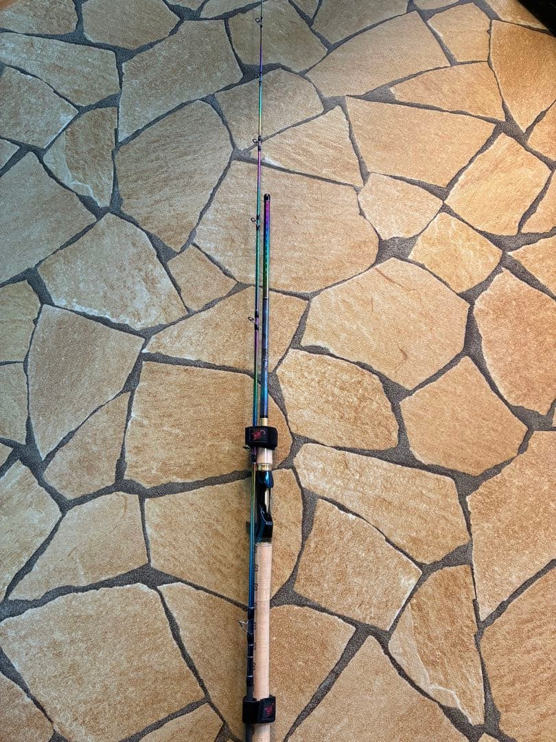 【早い者勝ち】ワールドシャウラリミテッド　1652R-3