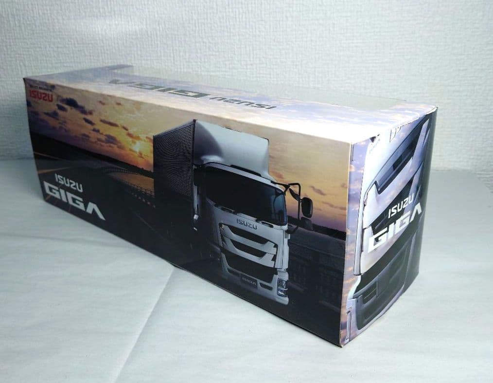 いすゞギガ 1/43スケール　ミニカー　訳あり加工品
