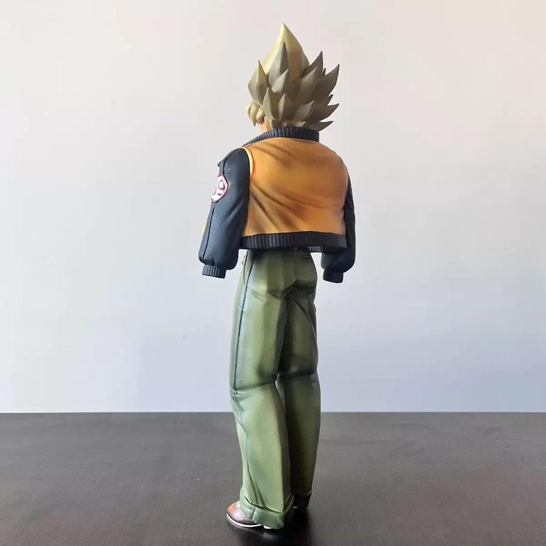 ドラゴンボール　スーパーサイヤ人　孫悟空　私服　高さ30.5cm 海外フィギュア