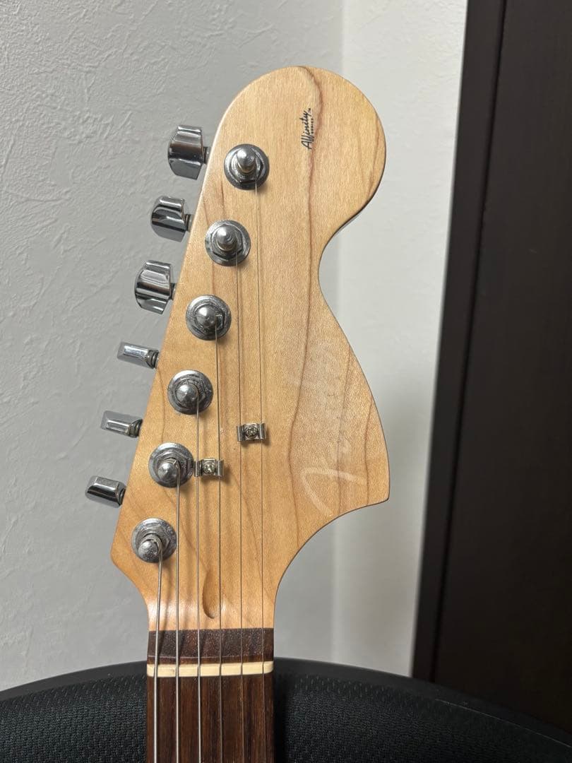 エレキギター　ストラト　ラージヘッド