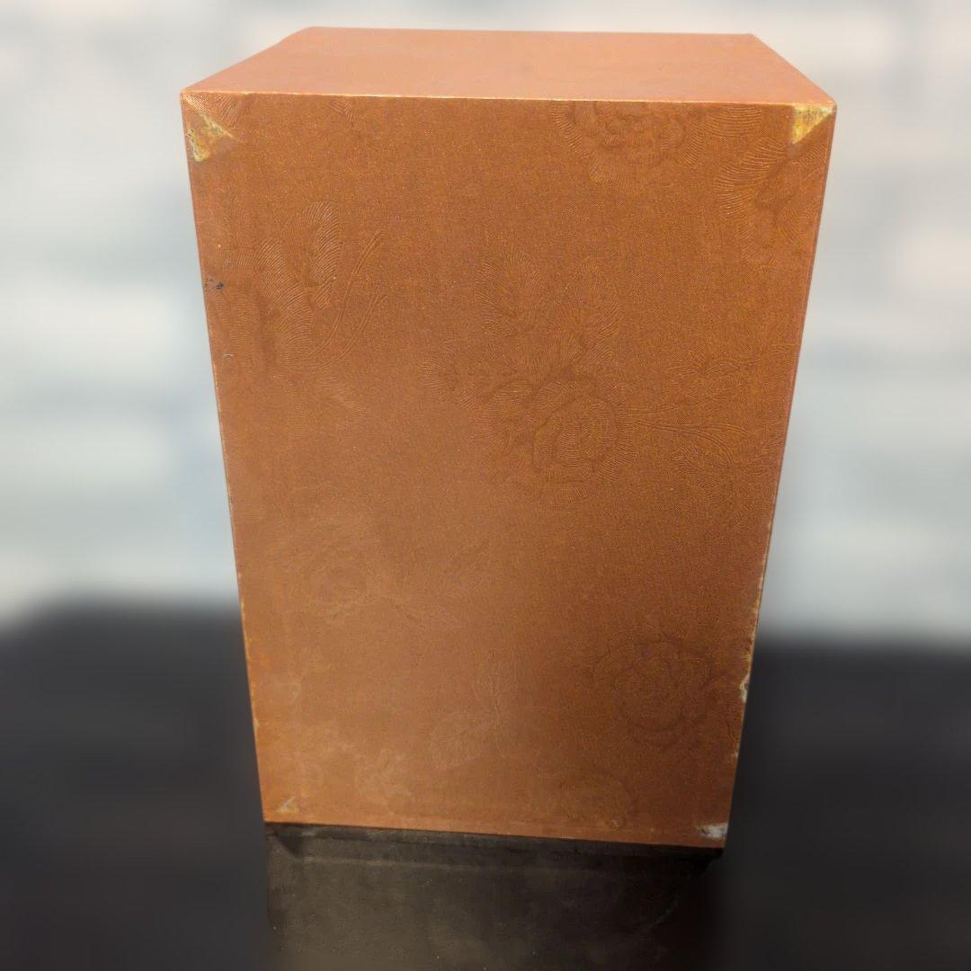 【高級書道具】白玉風 筆立て 沁園春 彫刻 箱付き 中国工芸品 飾り物　花瓶