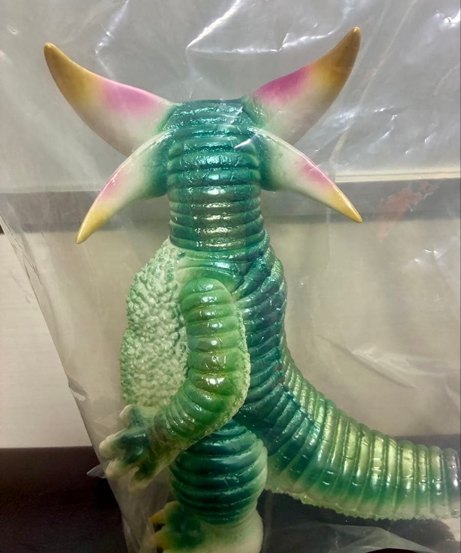 新品未開封 Planet X ゴモラ II 蓄光 ソフビ 高さ30cm