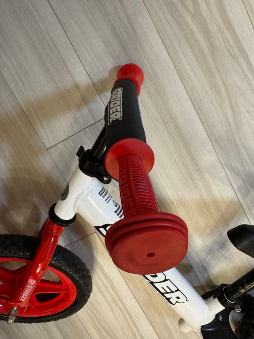 【希少・限定カラー】ストライダー 12インチ トリコロール