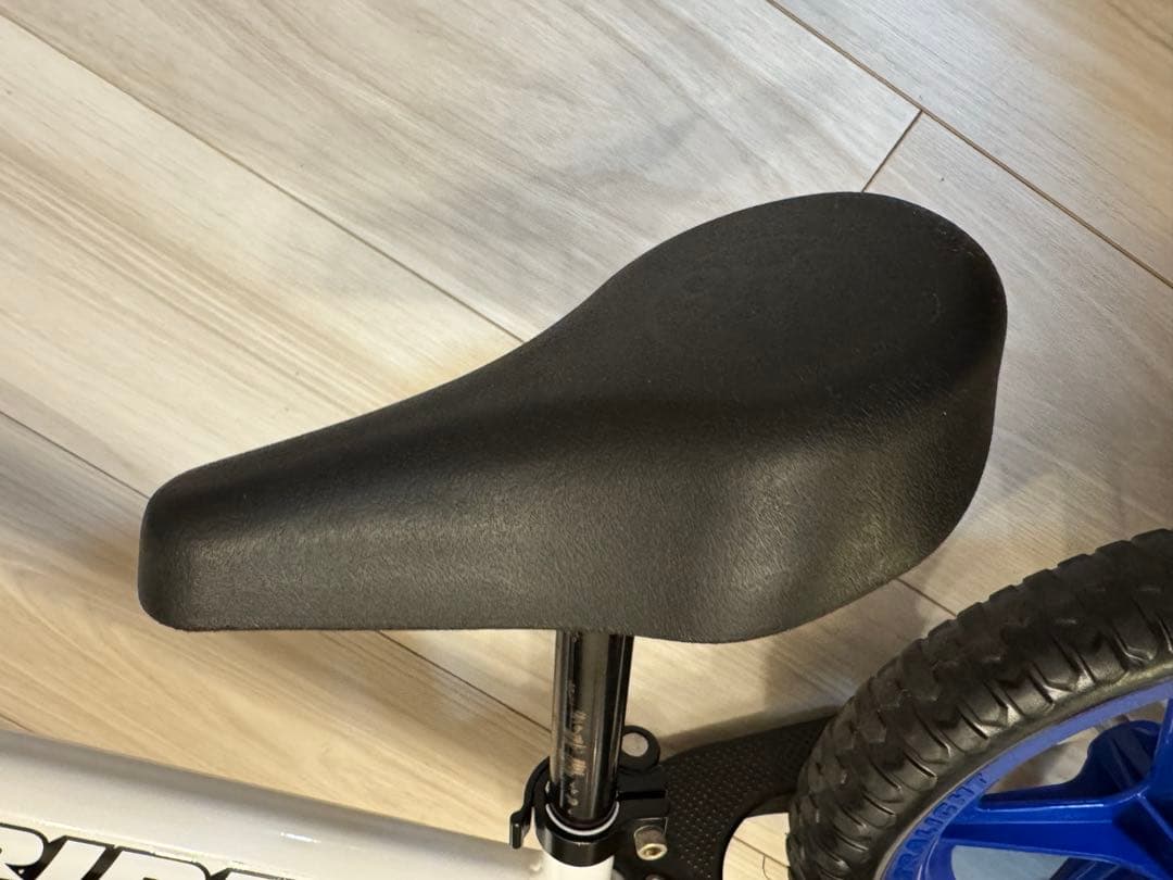 【希少・限定カラー】ストライダー 12インチ トリコロール