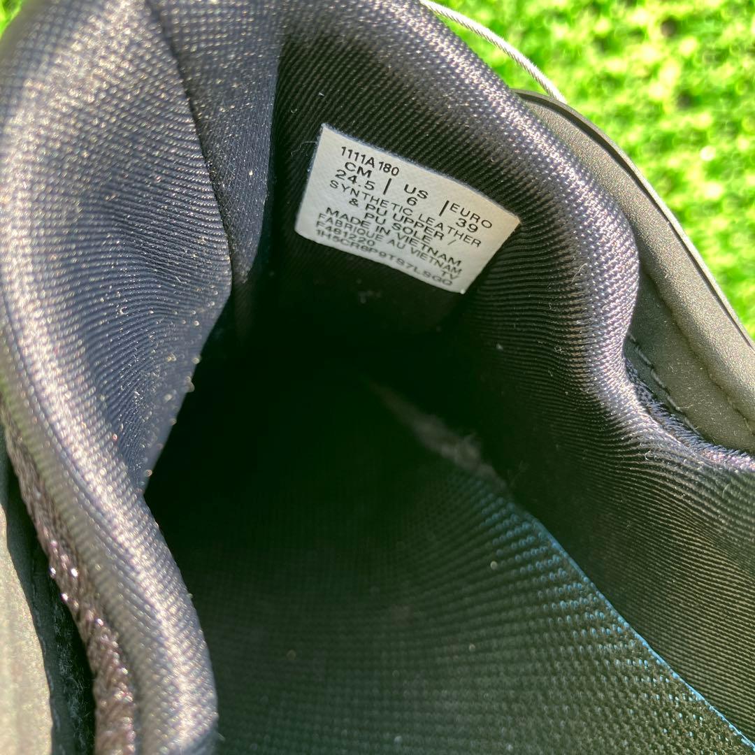 アシックス　レディースゴルフシューズ　新品　24.5 お値下げ