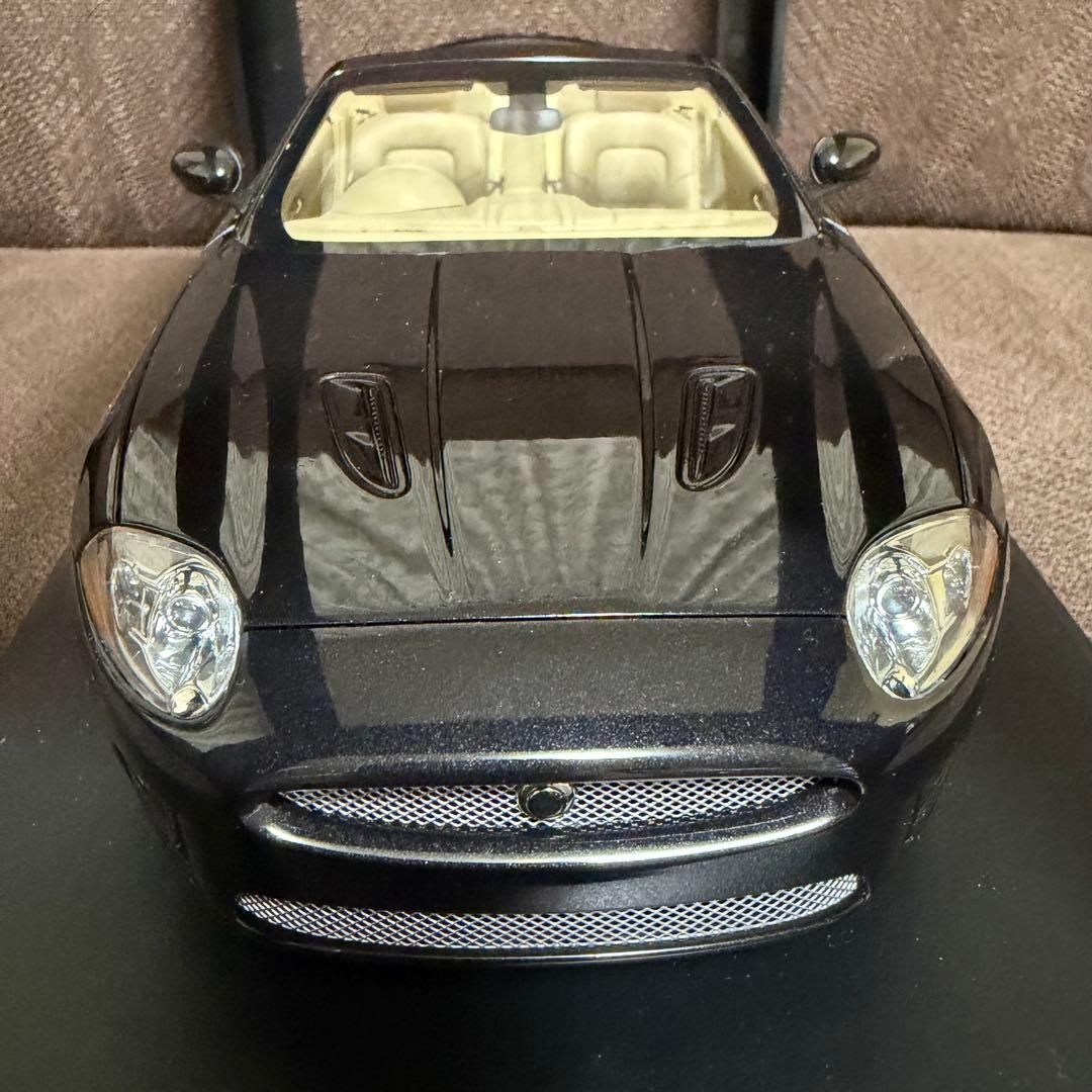 AUTOart Jaguar XKR 1/18 ミニカー