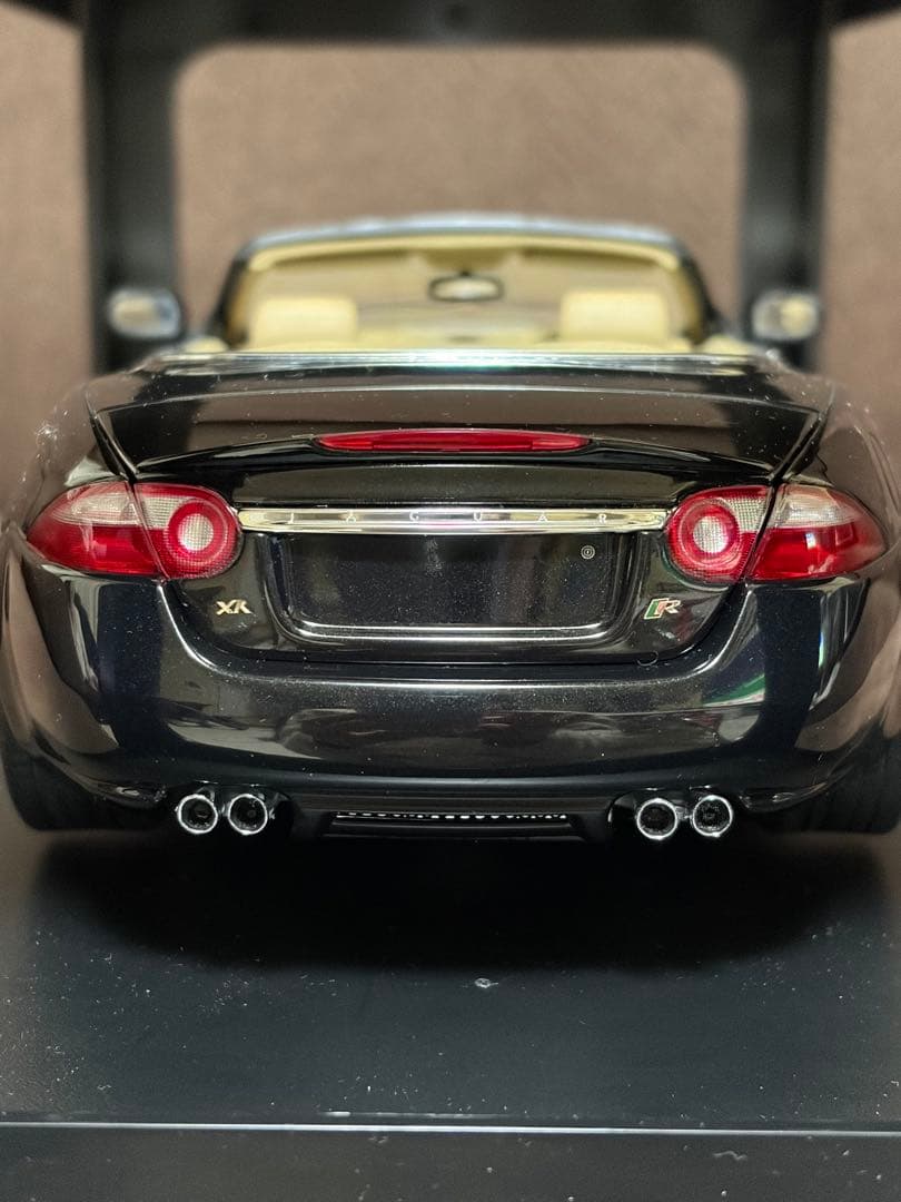 AUTOart Jaguar XKR 1/18 ミニカー