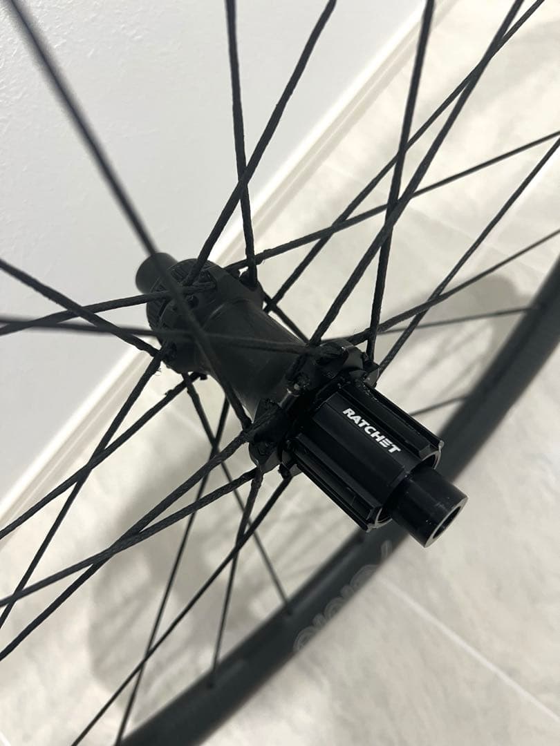 ASTUTO ディスクブレーキ用カーボンホイール前後セット