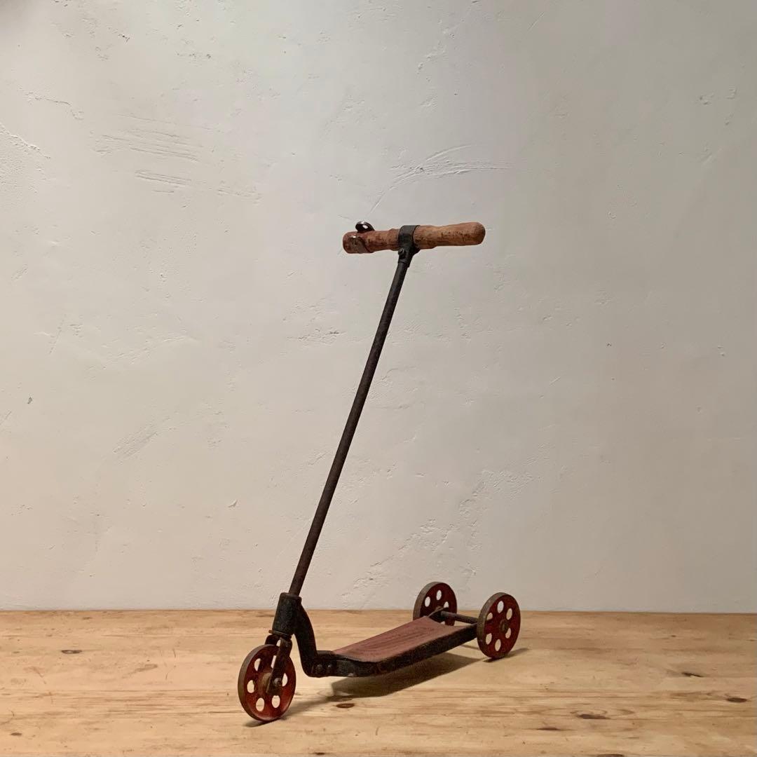 木と鉄できた 古い キックボード アンティーク 古道具 昭和レトロ オブジェ