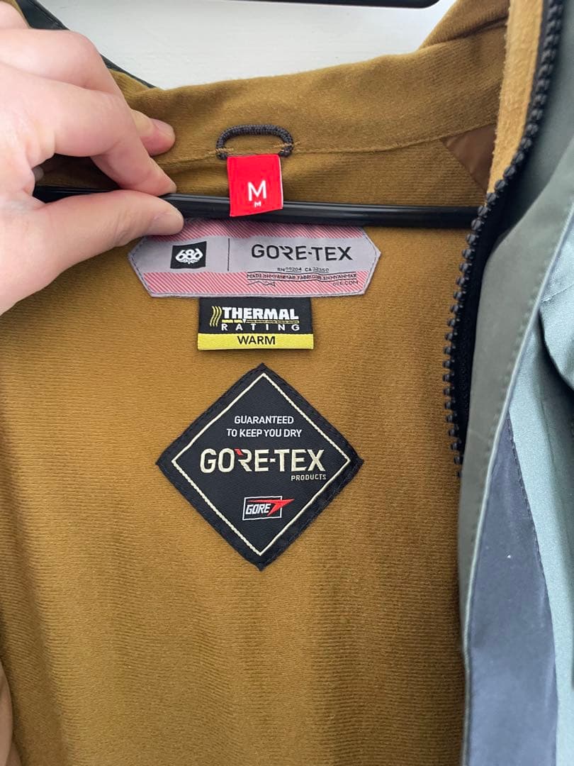 686 GORETEX スノーボードジャケット　Mサイズ