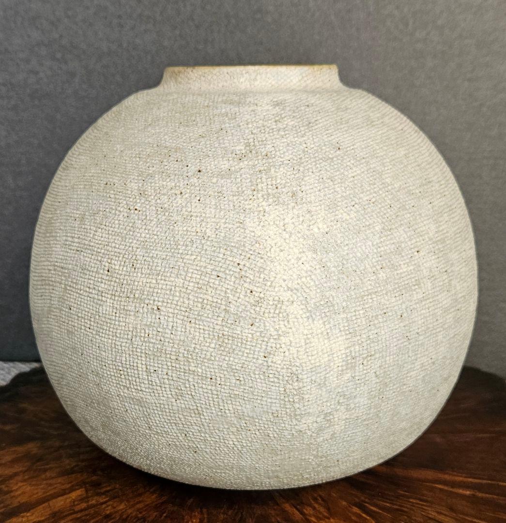 茨城県伝統工芸士　笠間焼伝統工芸士　笠間焼　武内雅之 作　草文壺　花入れ　共箱