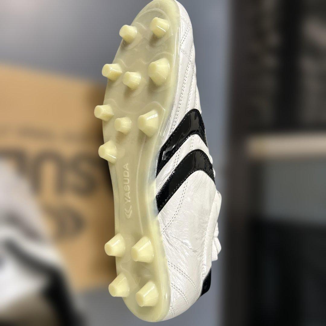 YASUDA サッカーシューズ ホワイト/ブラック