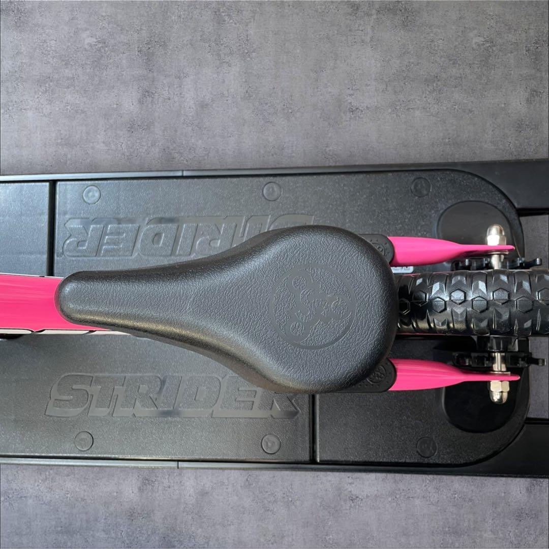 新品　STRIDER ストライダースポーツ ピンク 12インチ ロッキングベース
