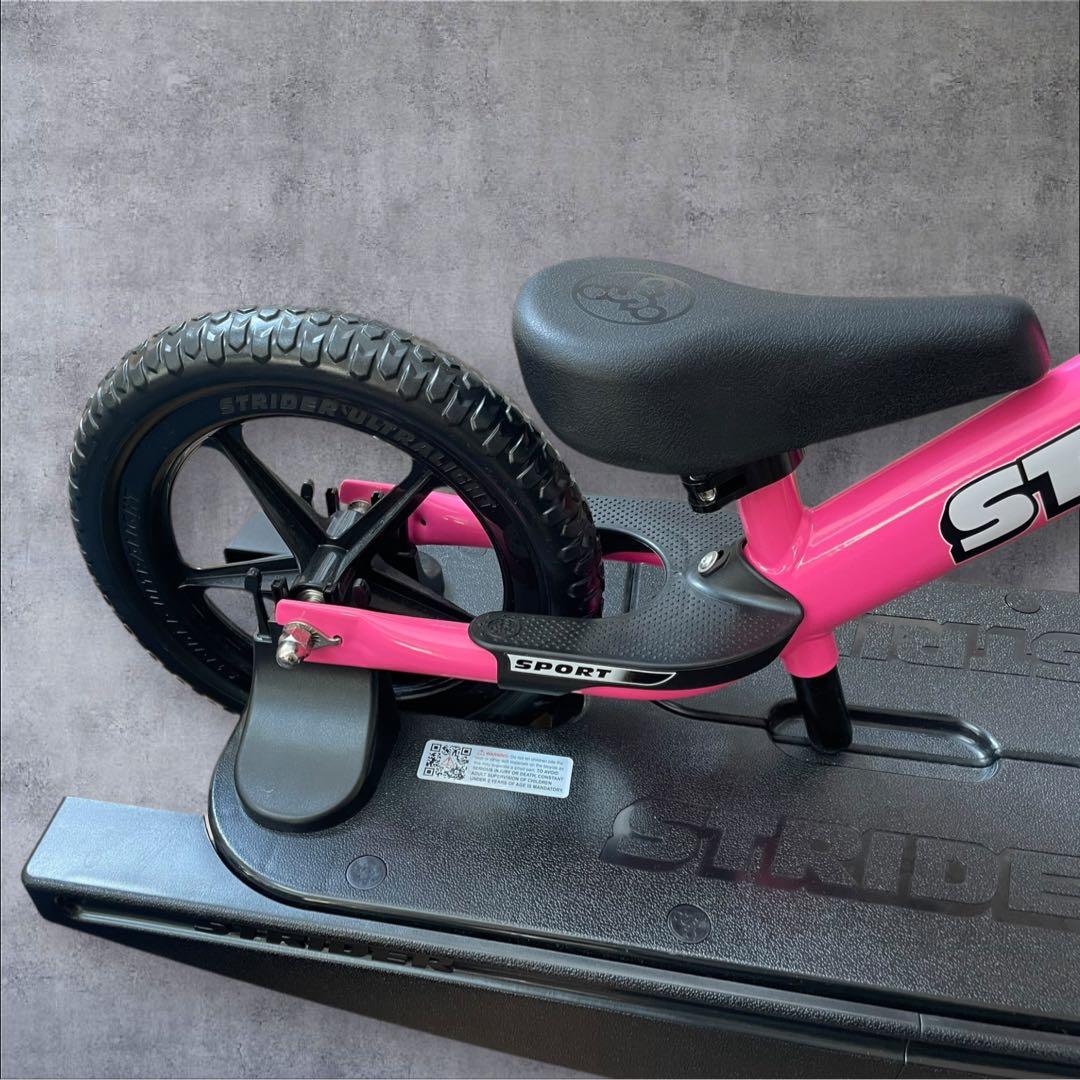 新品　STRIDER ストライダースポーツ ピンク 12インチ ロッキングベース
