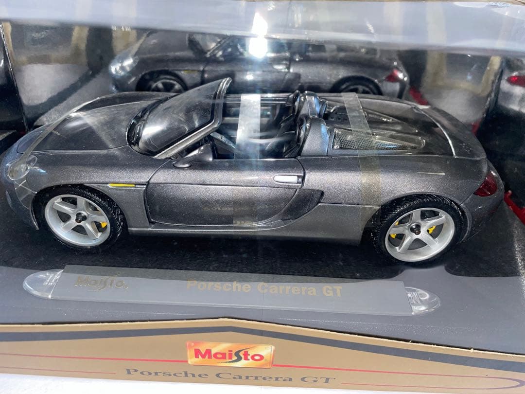 ポルシェ　カレラGT 1/18