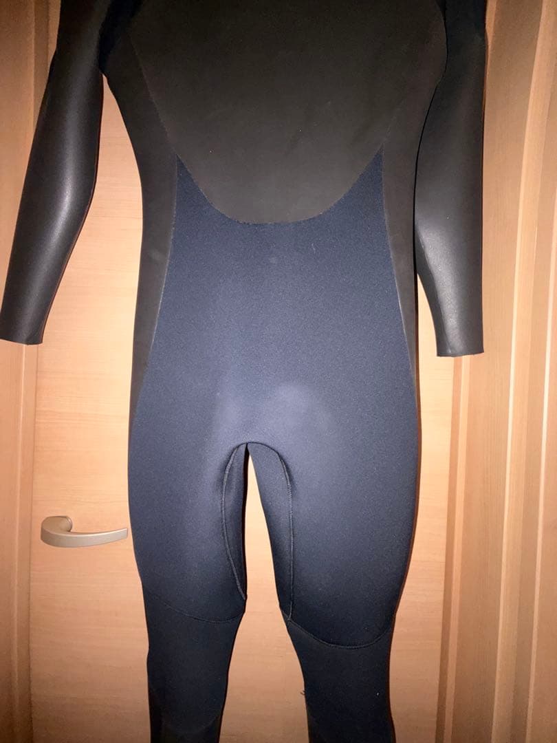 km6、ウエットスーツセミドライRASH ブラック1回着用