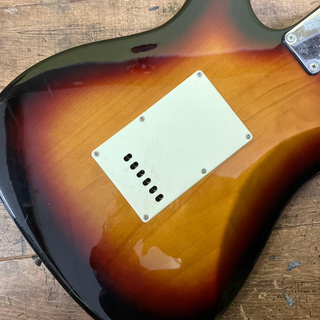 E-壁 Legend ストラトキャスタータイプ サンバースト エレキギター