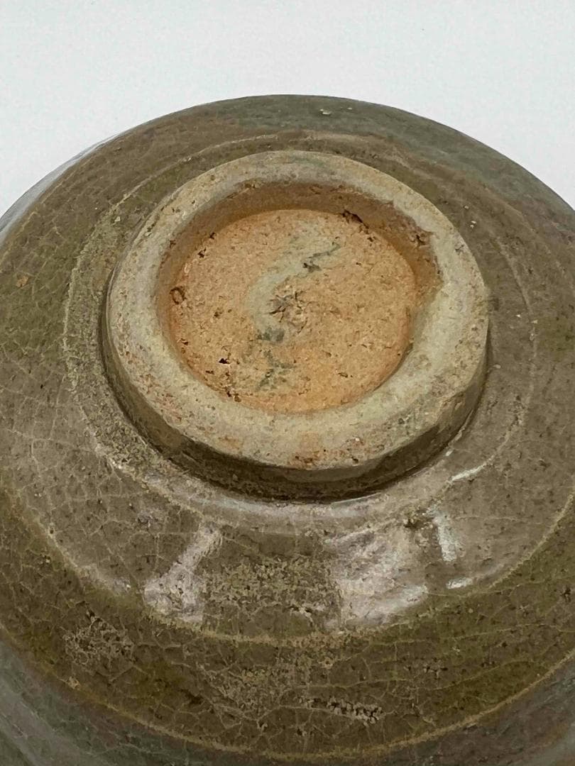 宋時代　青磁　越窯刻花卉文碗　唐物　古賞物　時代物　旧家蔵出し(A-65)