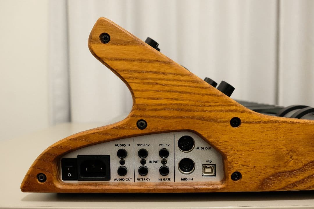 Moog Subsequent 37 — アナログ・シンセサイザー