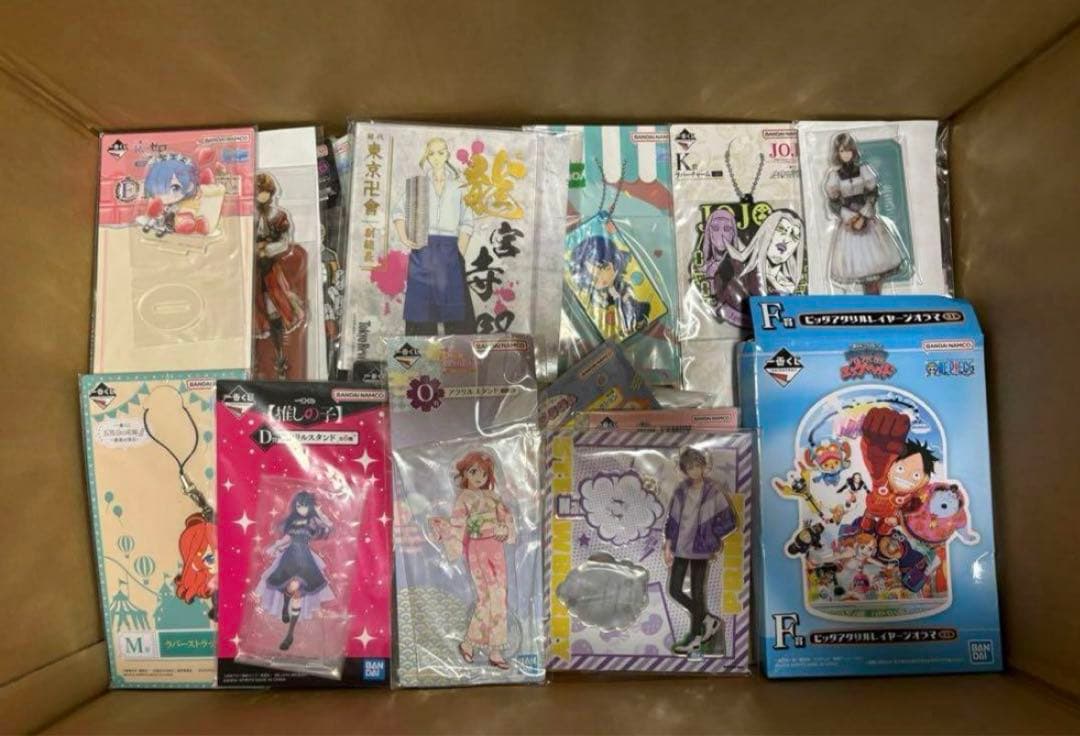 アニメ キャラクターグッズ 大量 缶バッジ アクリルスタンド まとめ売り