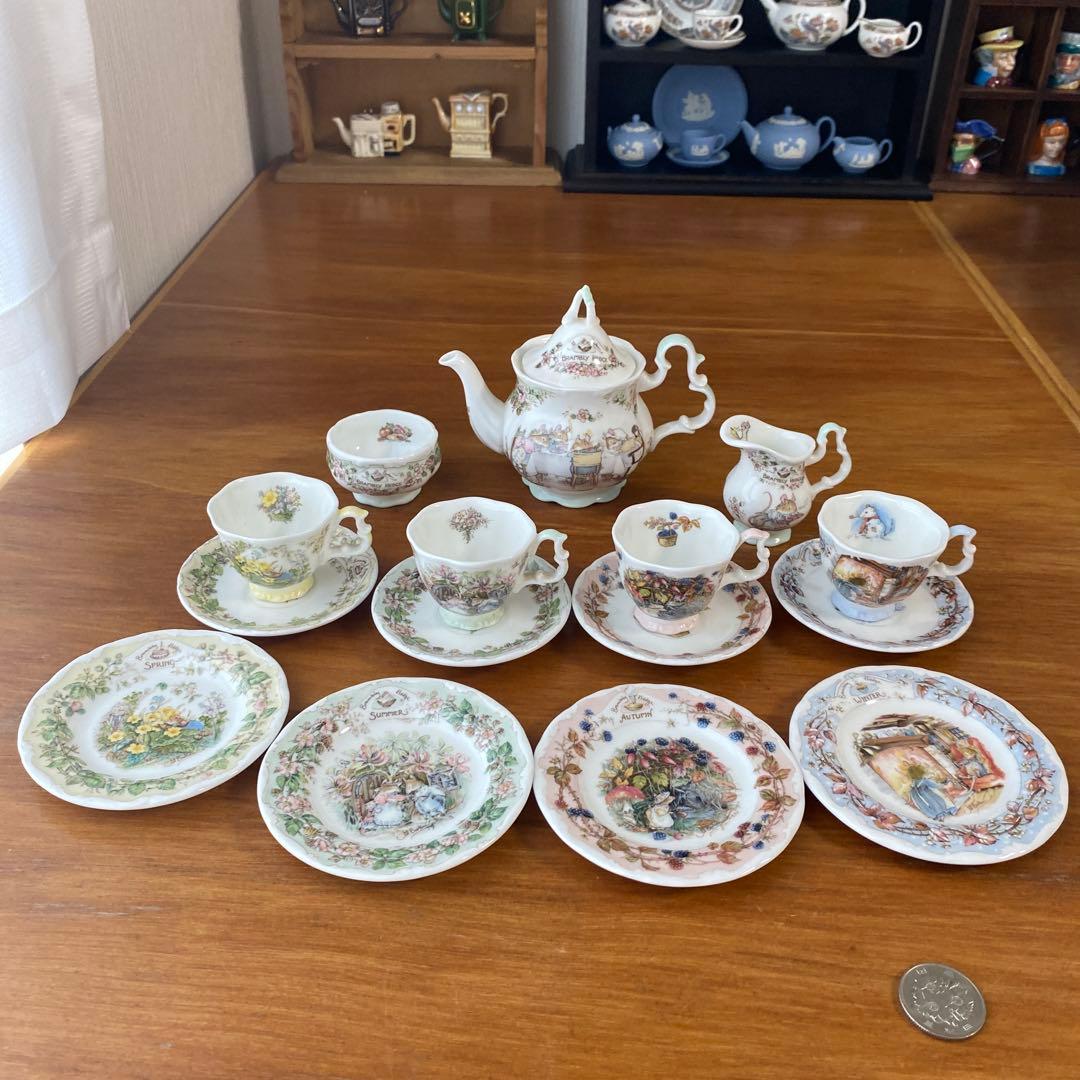 英国　ロイヤルドルトン ブランブリーヘッジ ミニチュア　ティーセット　イギリス
