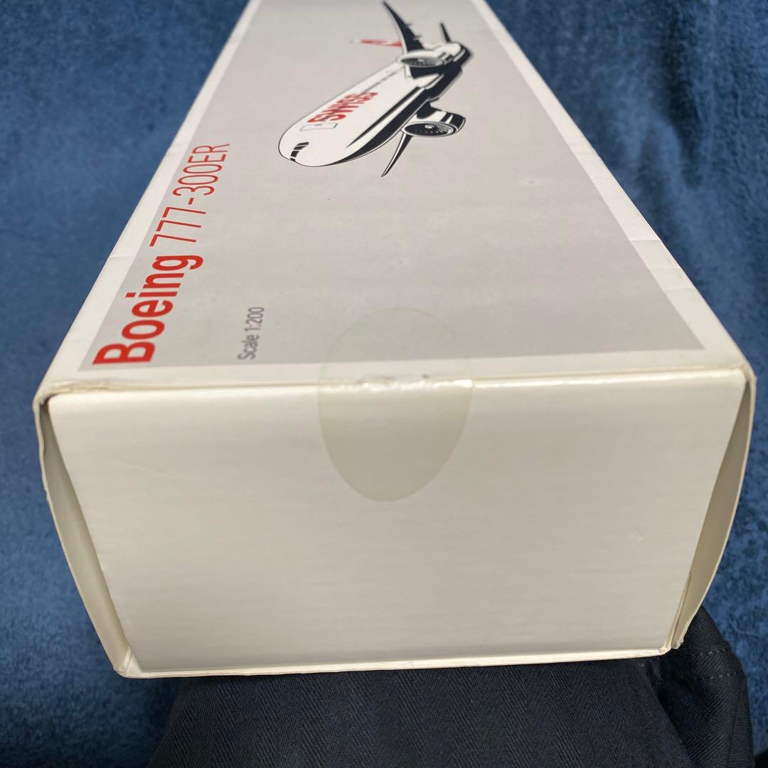 SWISSのBoeing 777-300ERモデル、1/200スケール