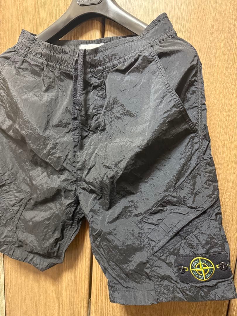 STONE ナイロンメタル　ショートパンツ