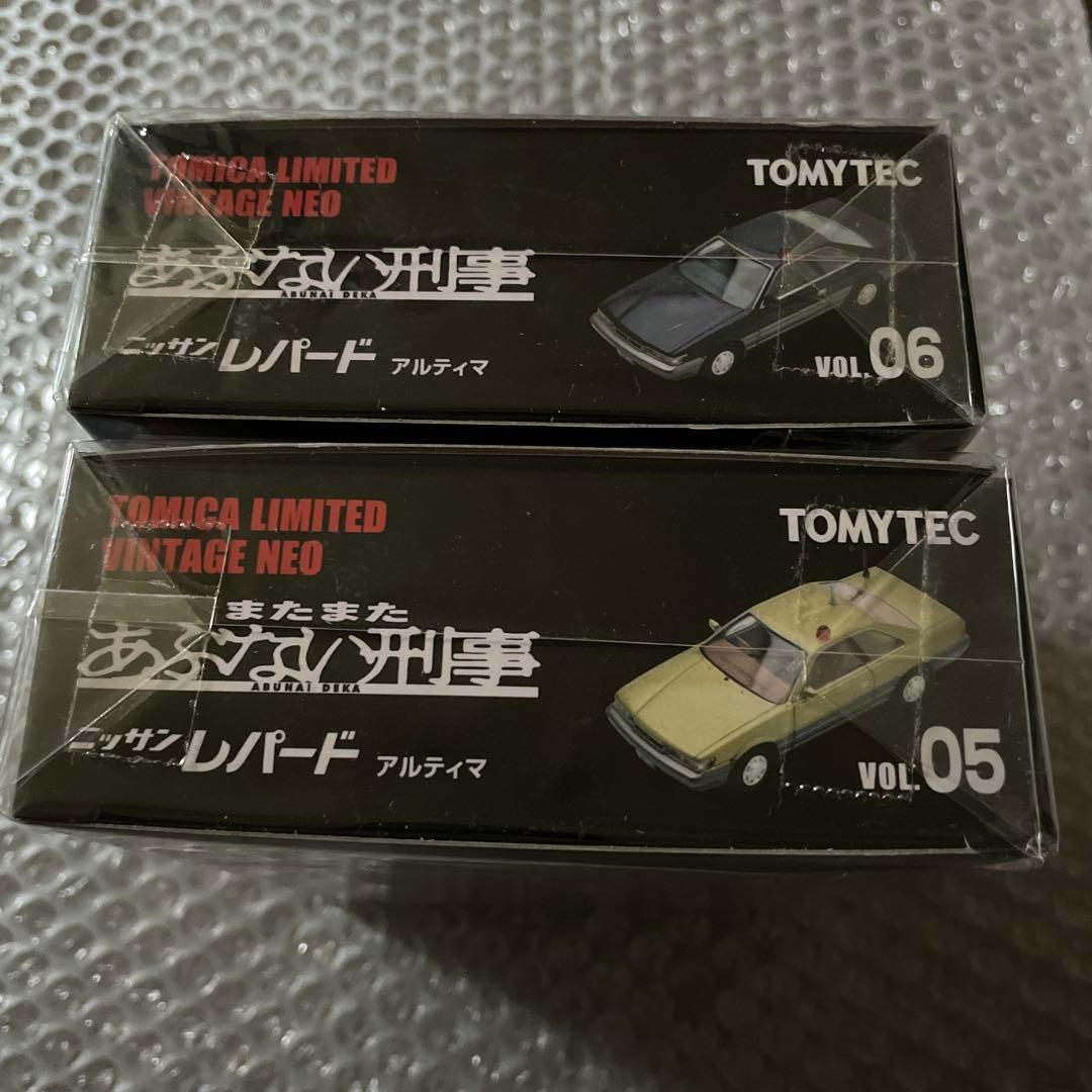 あぶない刑事　日産レパード　TOMYTEC