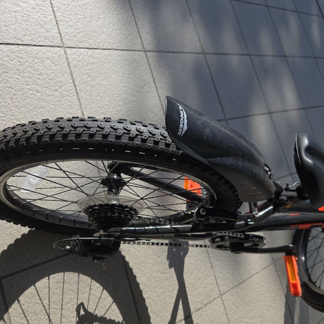 Trek キッズ自転車 20インチ ブラック/オレンジ　(東京都中央区引取のみ)