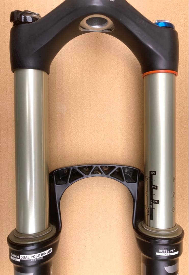 美品!!26インチ ロックショックス REVELATION /ROCKSHOX