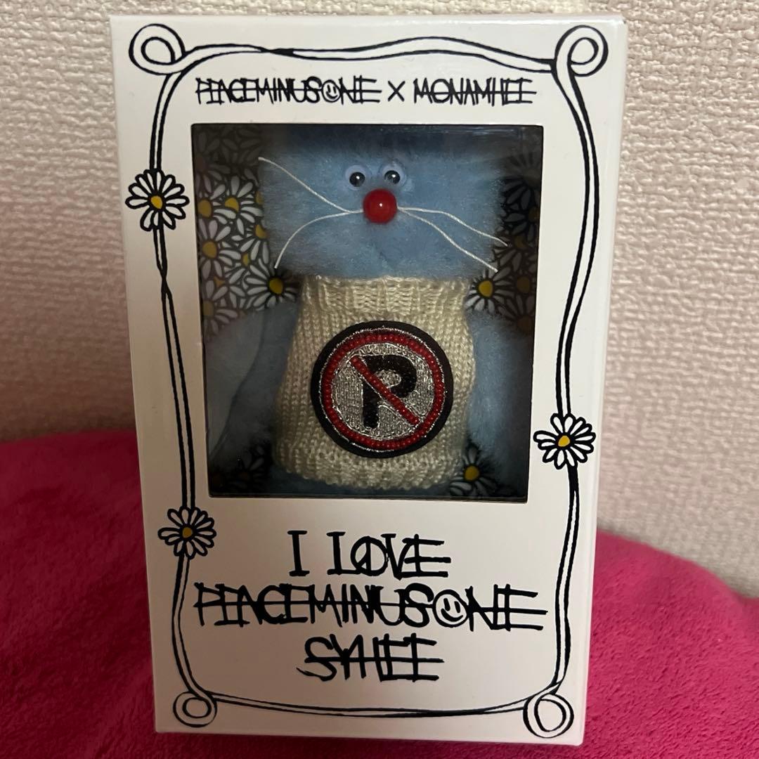 PEACEMINUSONE x MONAMHEE キーホルダー