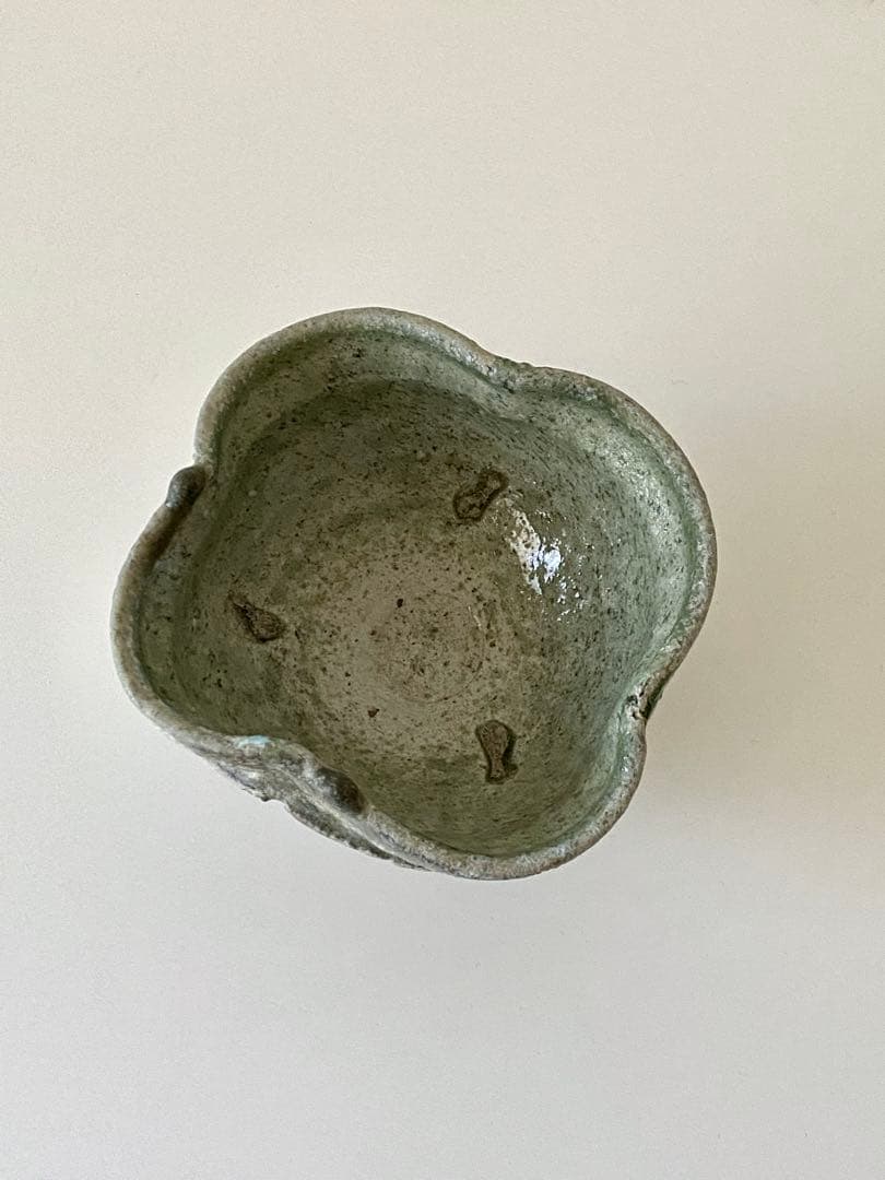 辻村唯　自然釉輪花茶盌