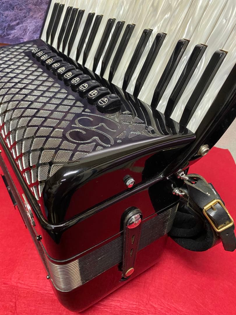 BB バロンブリーニ最高品質アコ赤蛇腹、シエルの鍵盤べースボタン使用頻度少豪華版