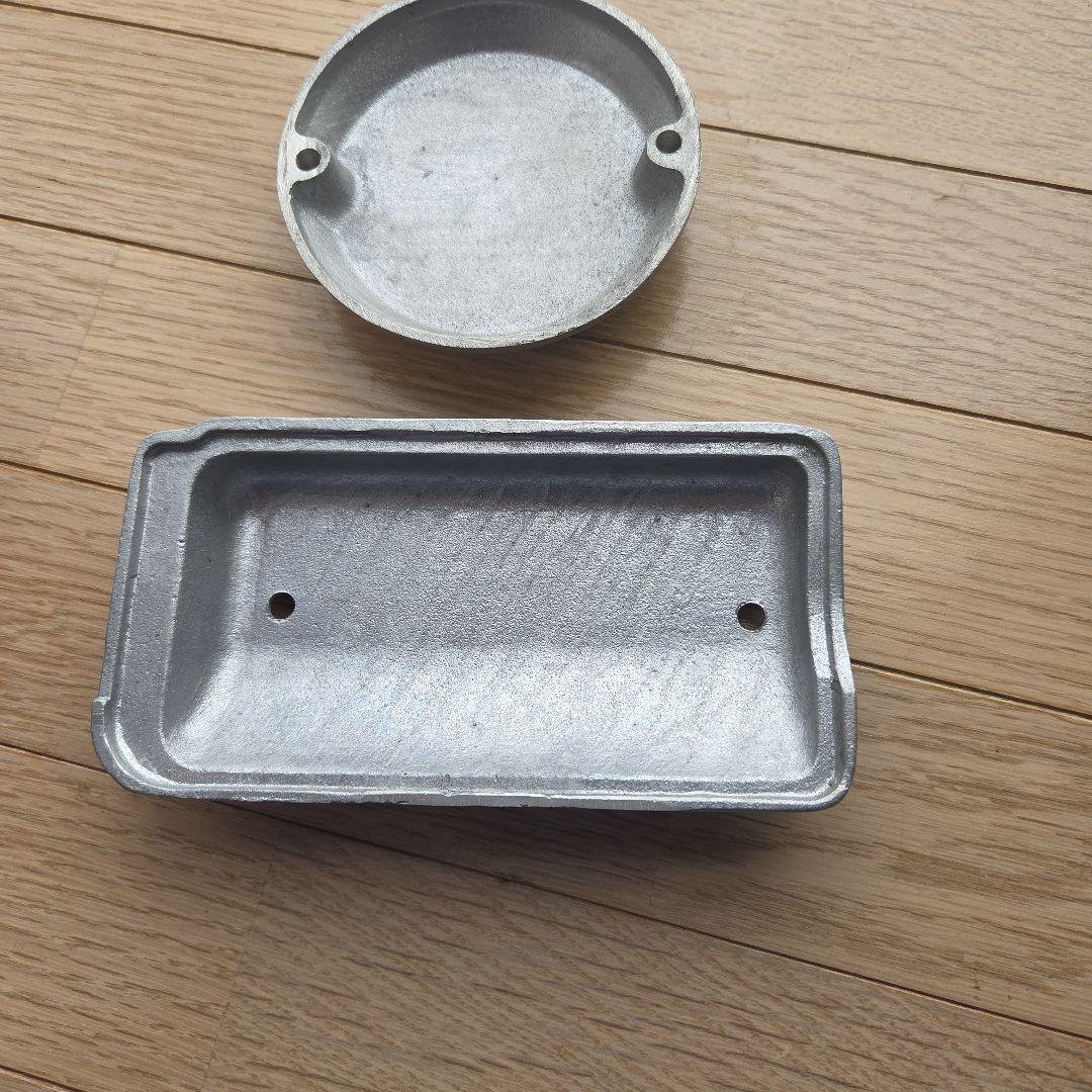 カワサキZ1.Z2、ポイントカバー、セルモーターカバー