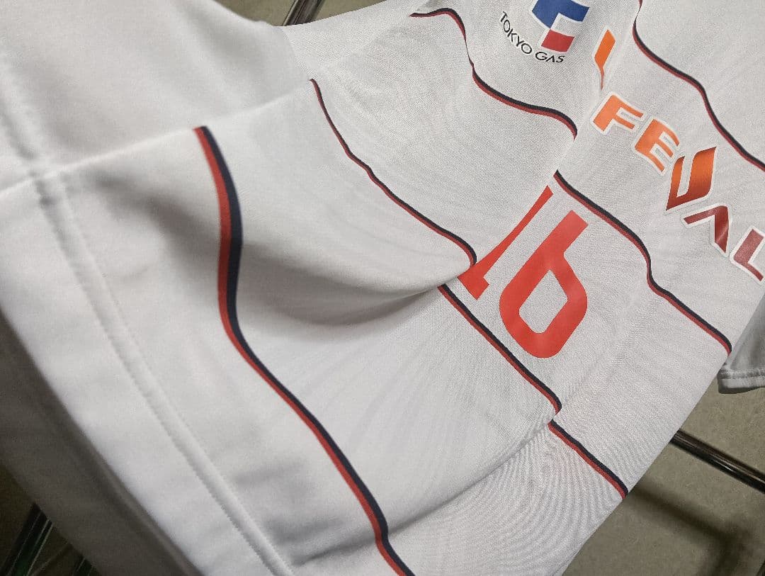 【激レア・美品】 FC東京 ネイサン・バーンズ サイン入り2016Aユニフォーム