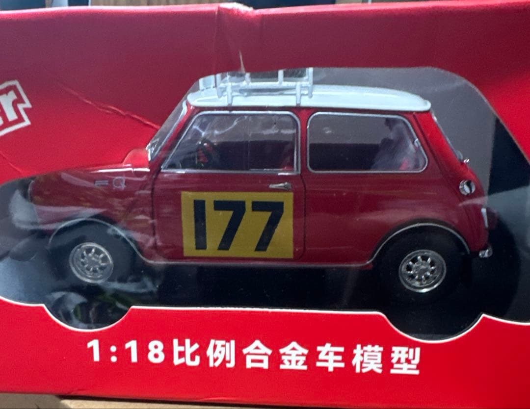 Mini Cooper 1:18 スケールモデル 177