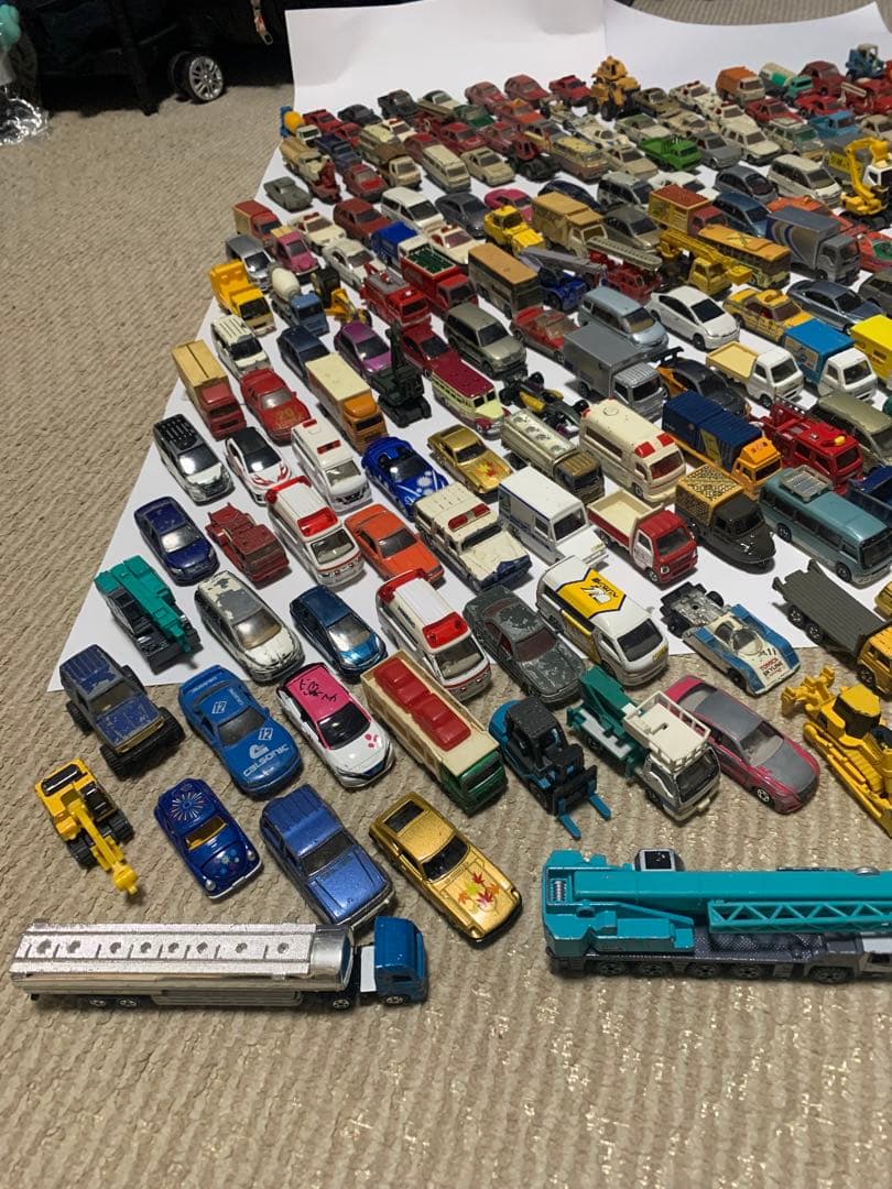 ミニカーセット 多数の車両デザイン