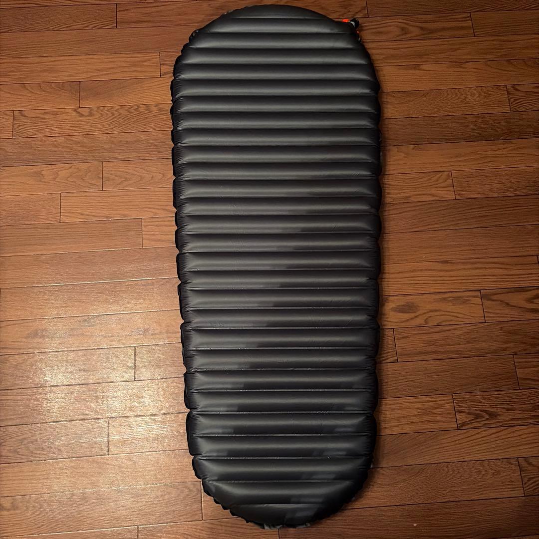 THERMAREST NEOAIR UBERLITE スリーピングマット