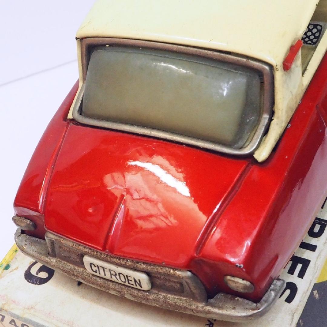 萬代屋【シトロエンDS19赤レッド】ブリキ tin toy car【箱はコピー】