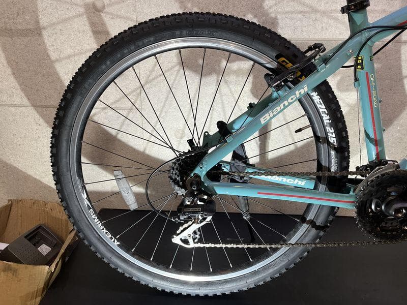 Bianchi KUMA 27.4 MTB　27.5インチ　ビアンキ