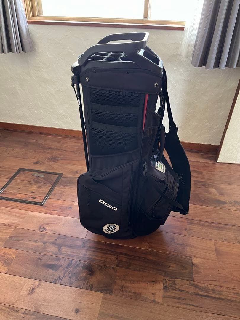 OGIO ブラック キャディバッグ スタンド付き
