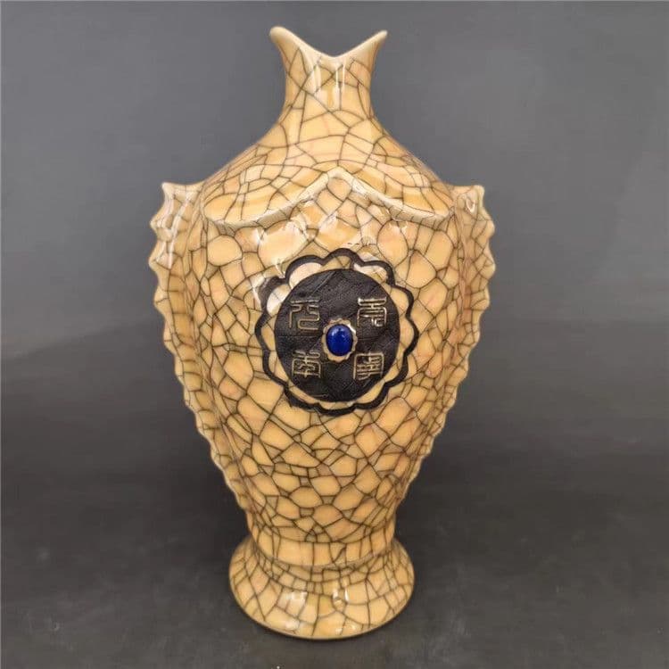 宋代の黄釉金糸開片蒔絵刻字宝石鯉瓶   陶磁器  現代工芸品 美術品 置物