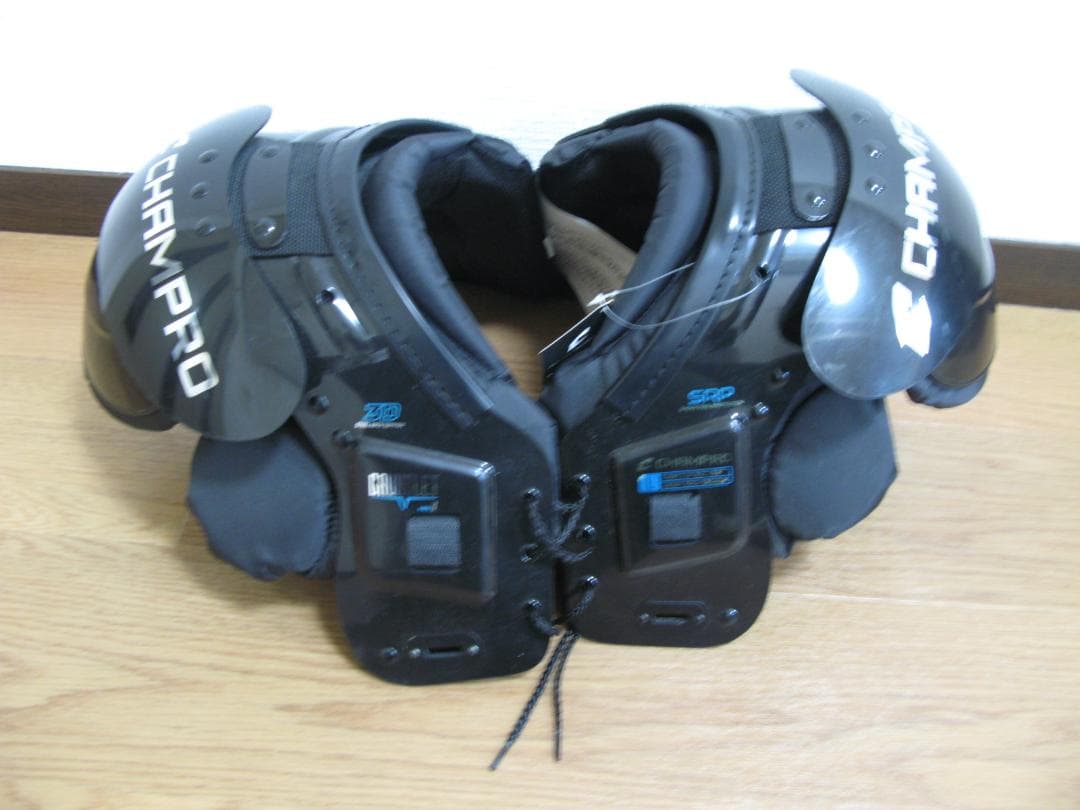 CHAMPRO Gauntlet 1 フットボールショルダーパッド、L、ブラック