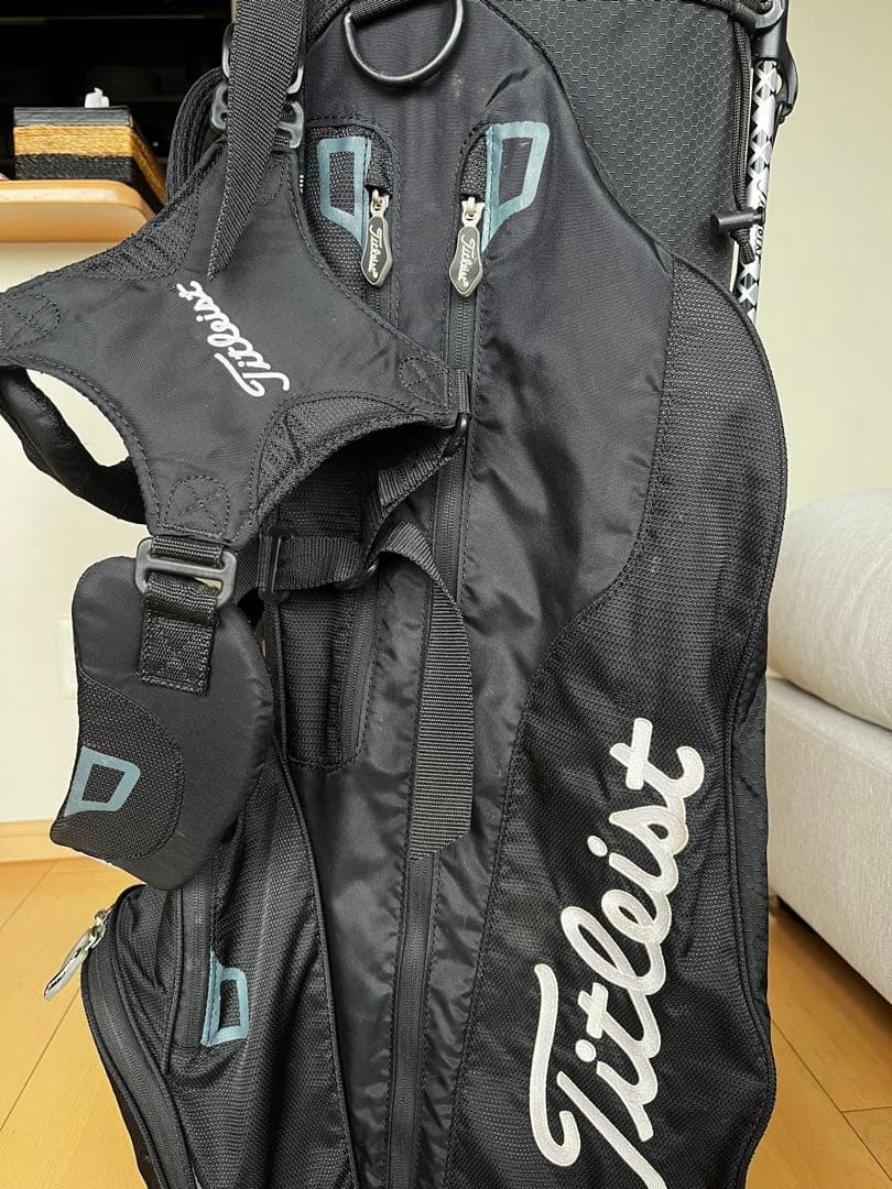 良品Titleistタイトリスト スタンド式キャディバッグ 軽量　９型　ブラック