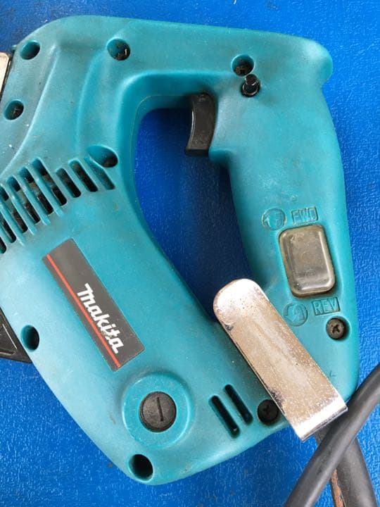 マキタ オートバック スクリュードライバー 6830